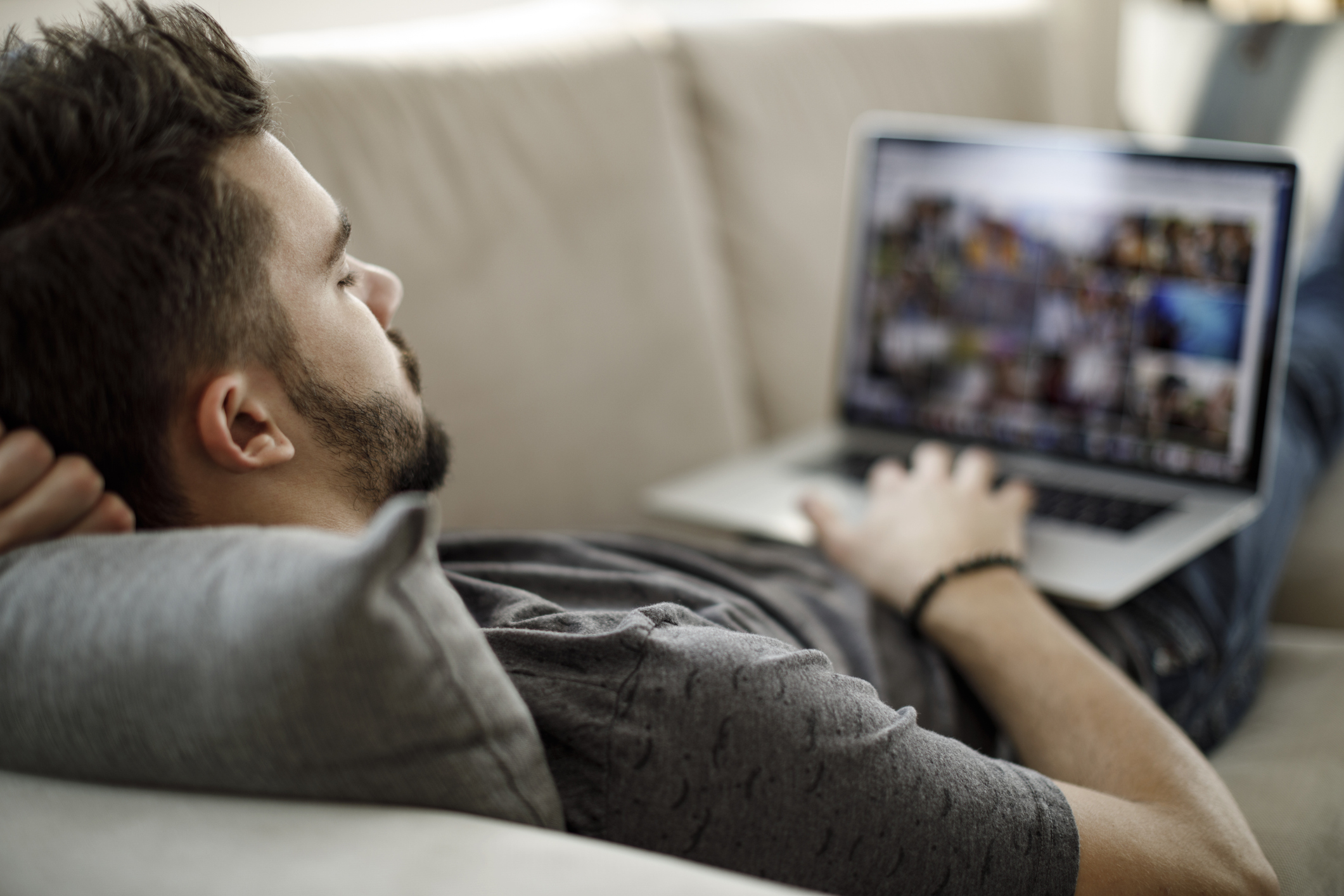 Pass culture : découvrez tout ce qui change en 2026 pour l'aide destinée aux jeunes